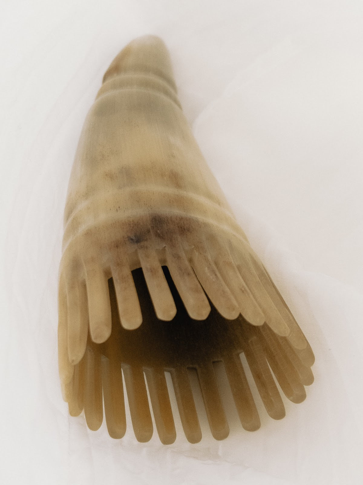 HEAD IN THE CLOUDS SCALP GUA SHA