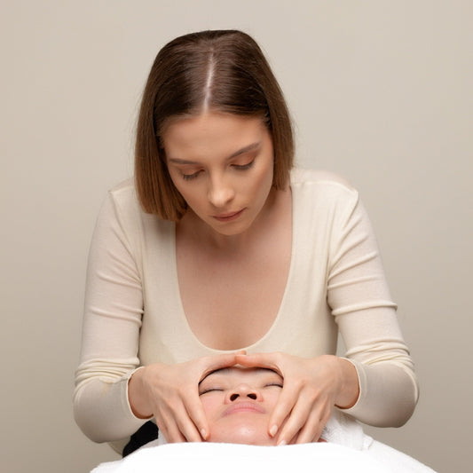 Obtenga los 4 cursos de masajes de estiramiento facial